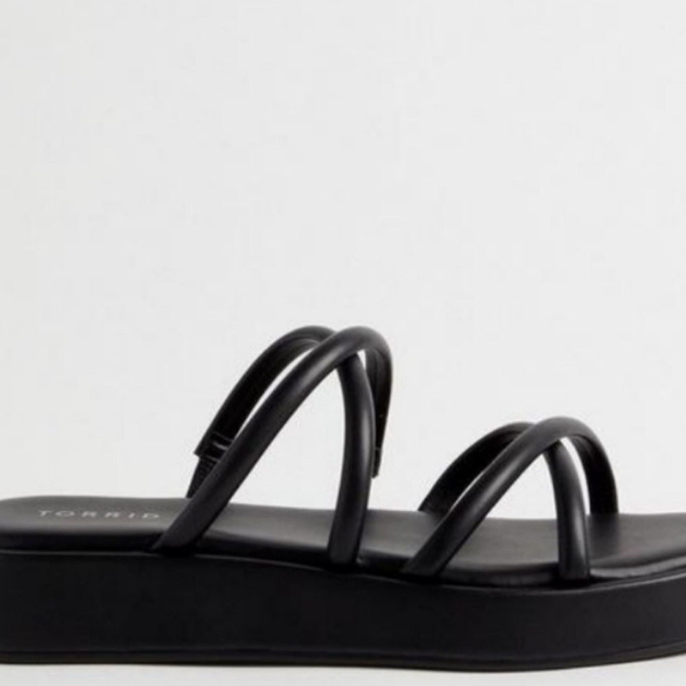 Torrid 9.5 W Wide Platform Sandals Flats Worn Once